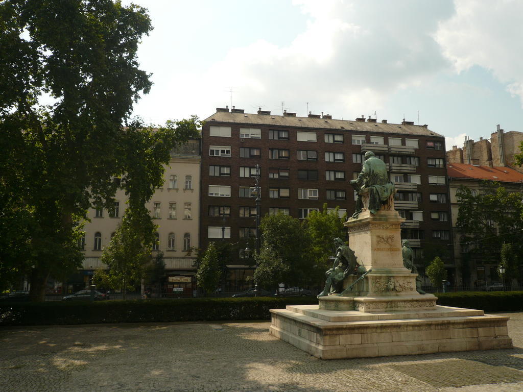 Museum View * Boedapest